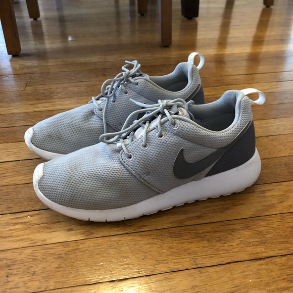 Gray Nike Roshe Sneakers - Picture 2 of 3